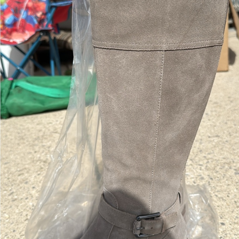 Gray Heeled Boots with Decorative Buckle